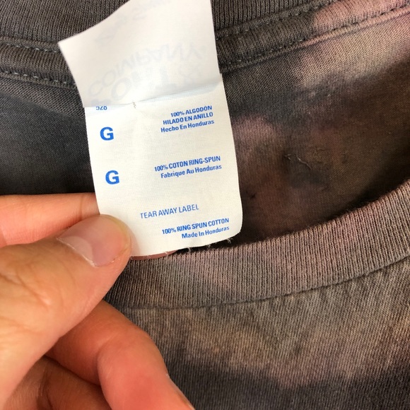 “DO YOU LIKE BOYS OR GIRLS? YES” bleached crop top - Picture 4 of 5